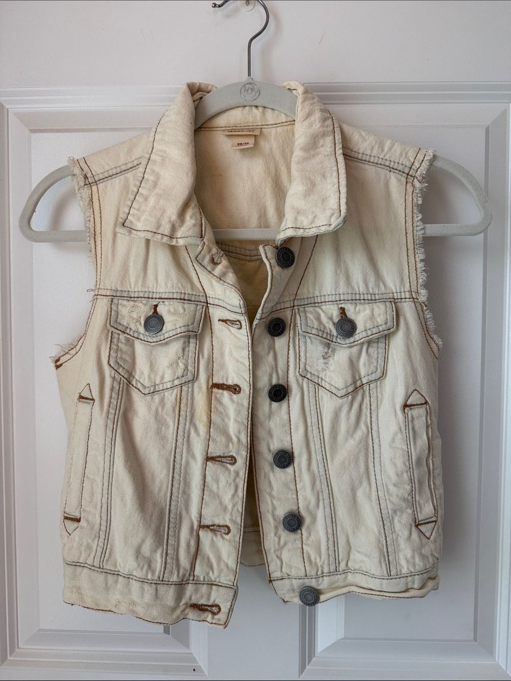 Mossimo Supply Co. Cream Denim Button-Front Vest